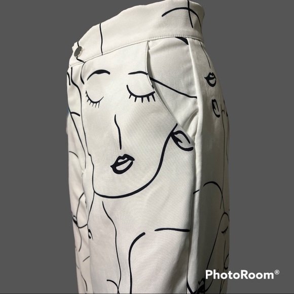 High Waist Figure Print Wide Leg Pants. Size:  2 - Picture 7 of 9